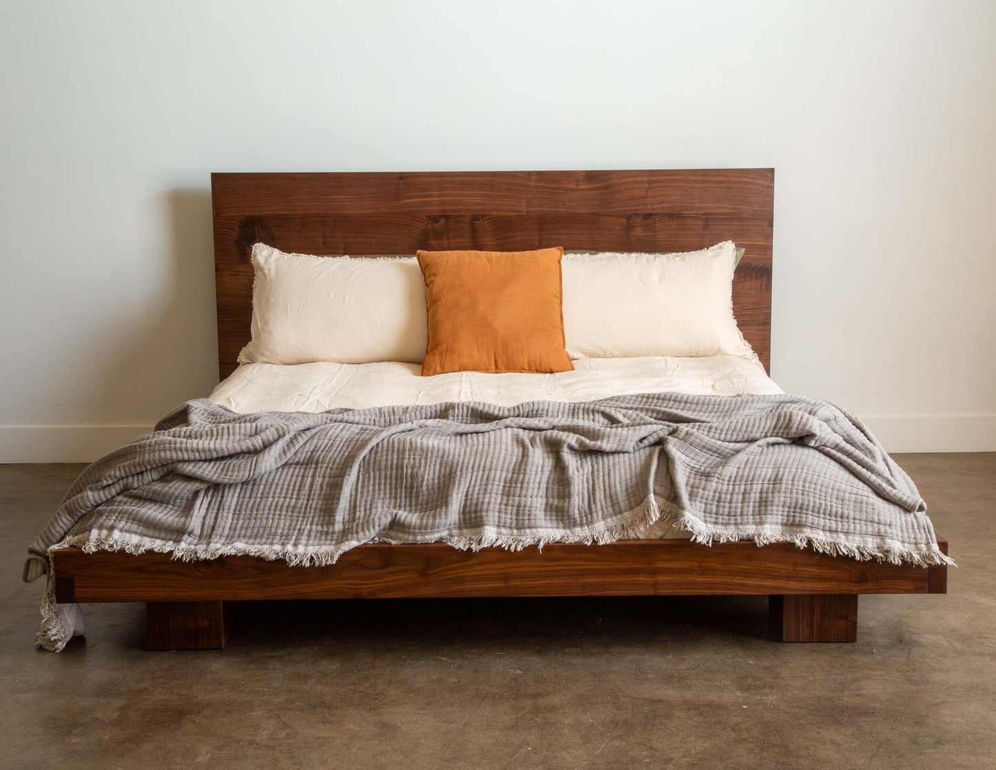 Douzo Bed