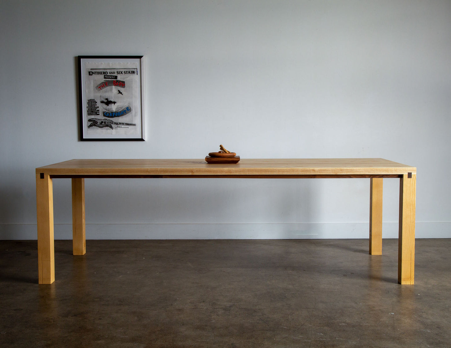 Note Dining Table